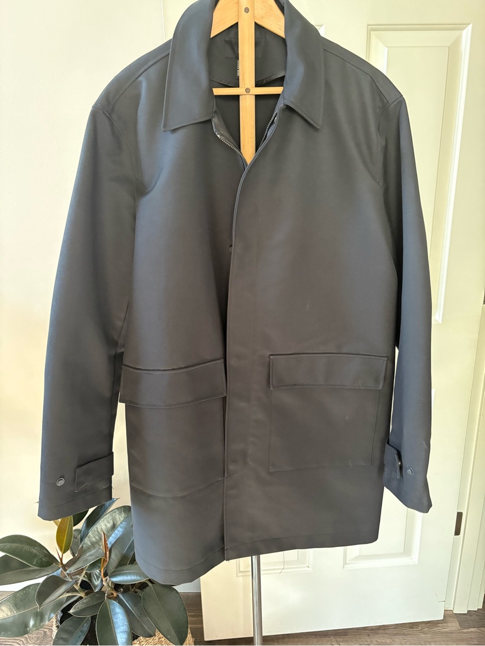 H&M Mens  Black Coat Jacket - Classic Collared Design